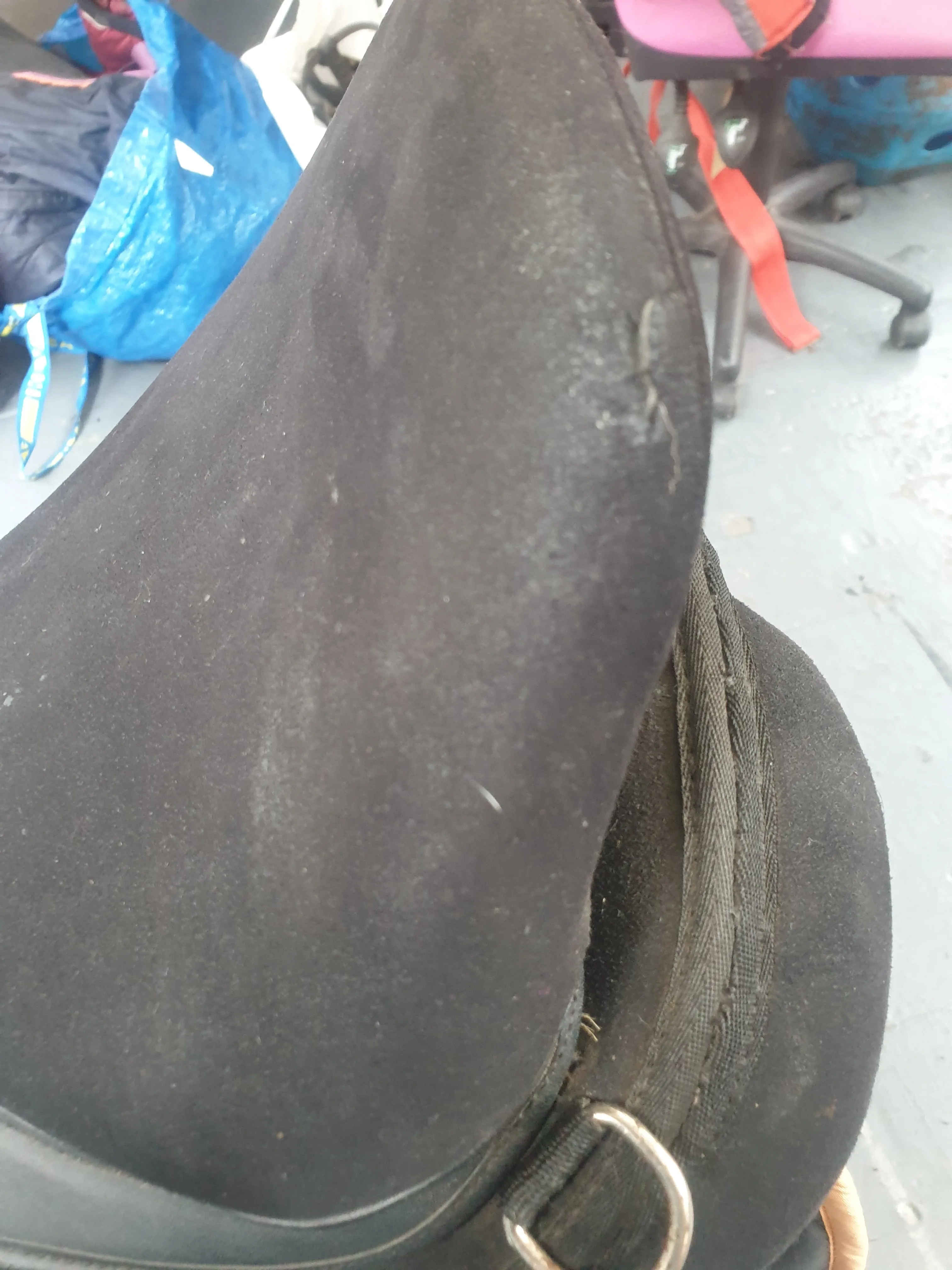 17.5" Extra Wide  Thorowgood Griffin wide saddle