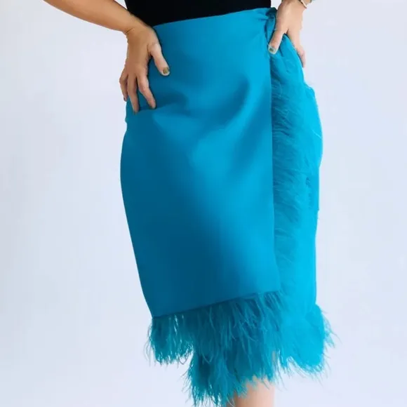 Beautiful blue feather skirt, size M