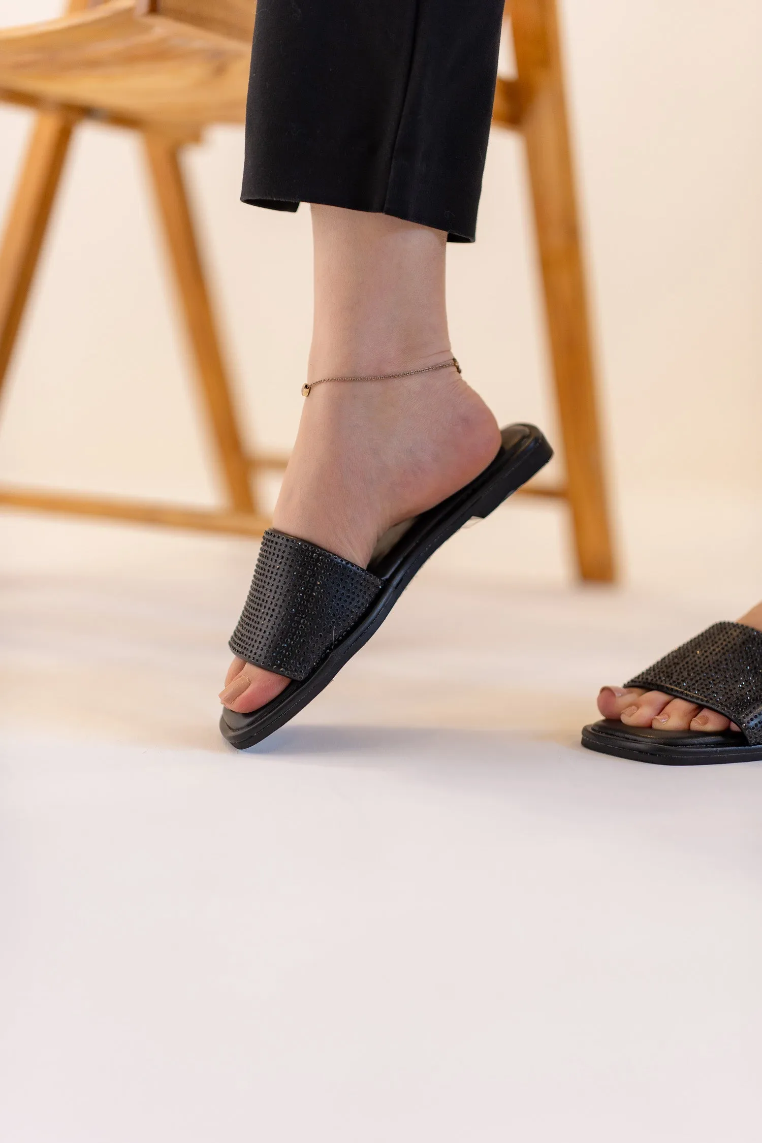 Classic Black Flat