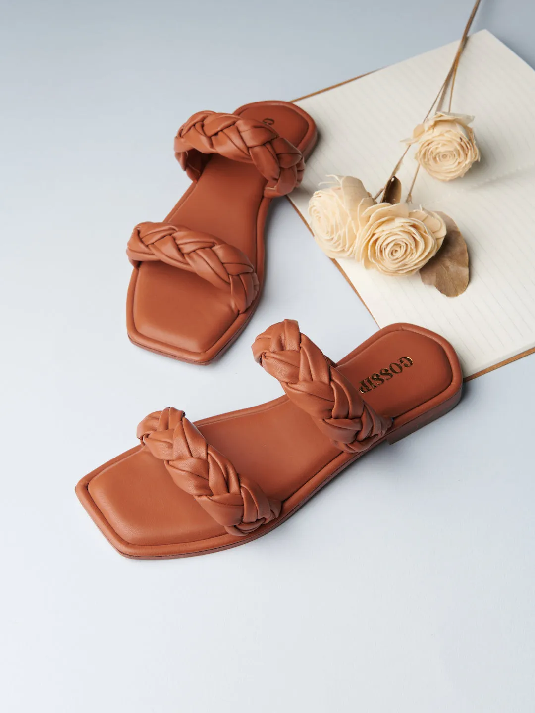 CLASSIC WOVEN FLATS