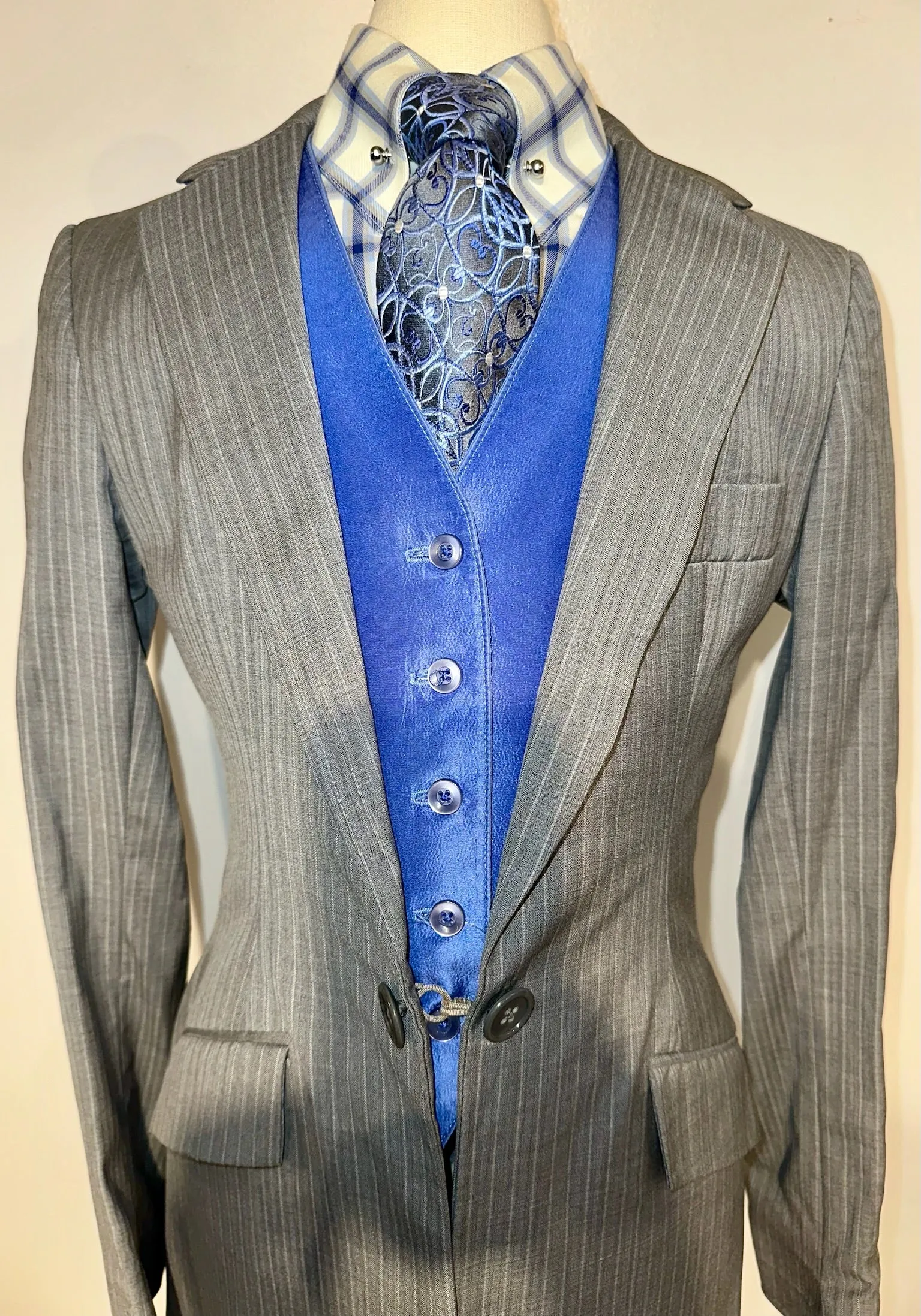 DeRegnaucourt, Boys Day Suit