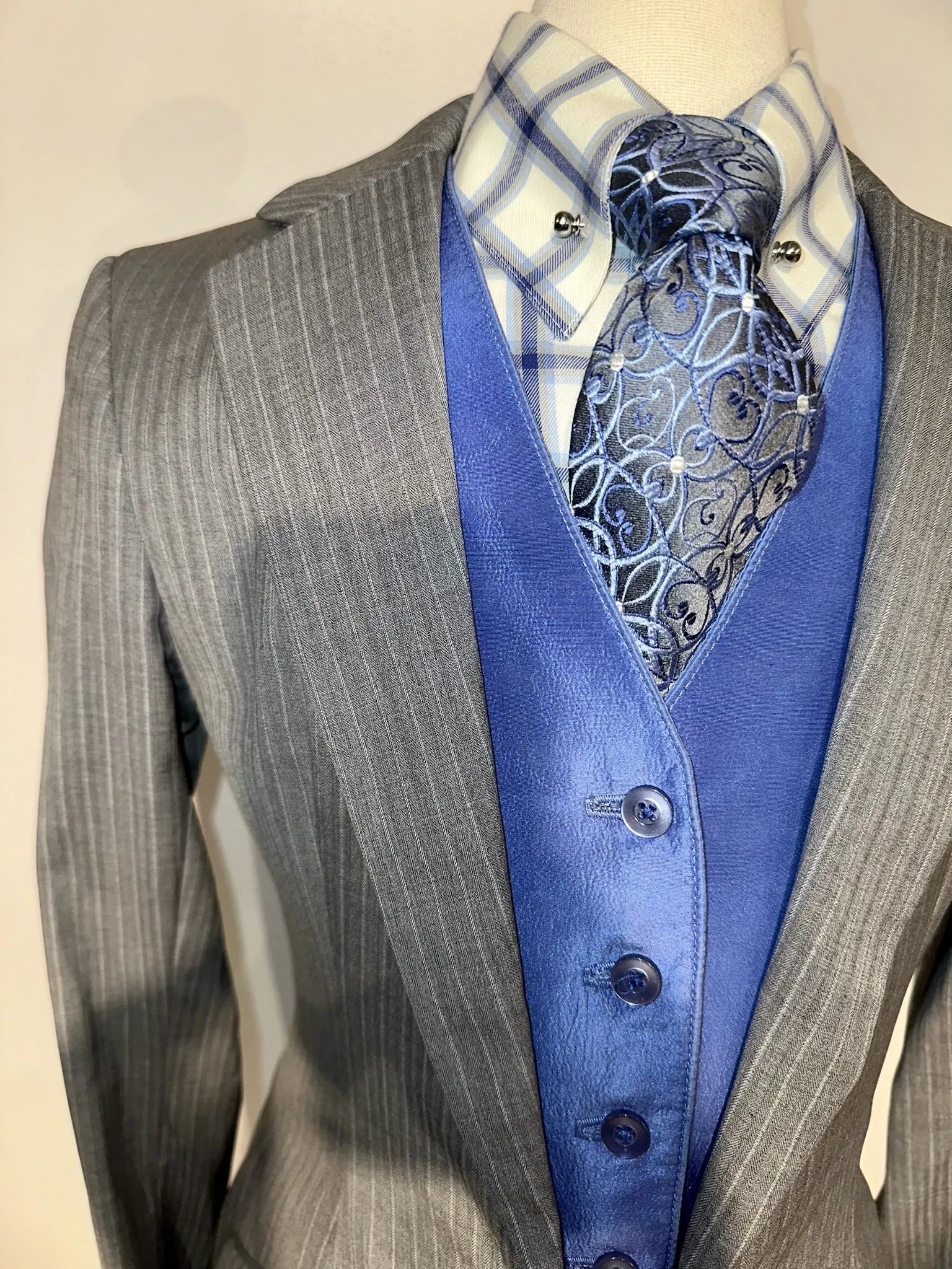 DeRegnaucourt, Boys Day Suit