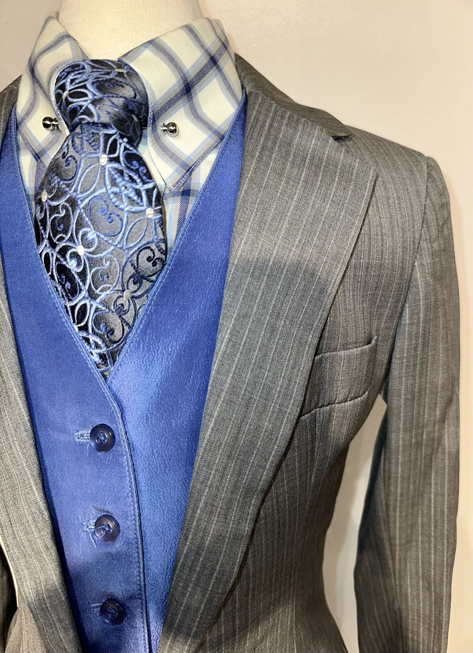 DeRegnaucourt, Boys Day Suit