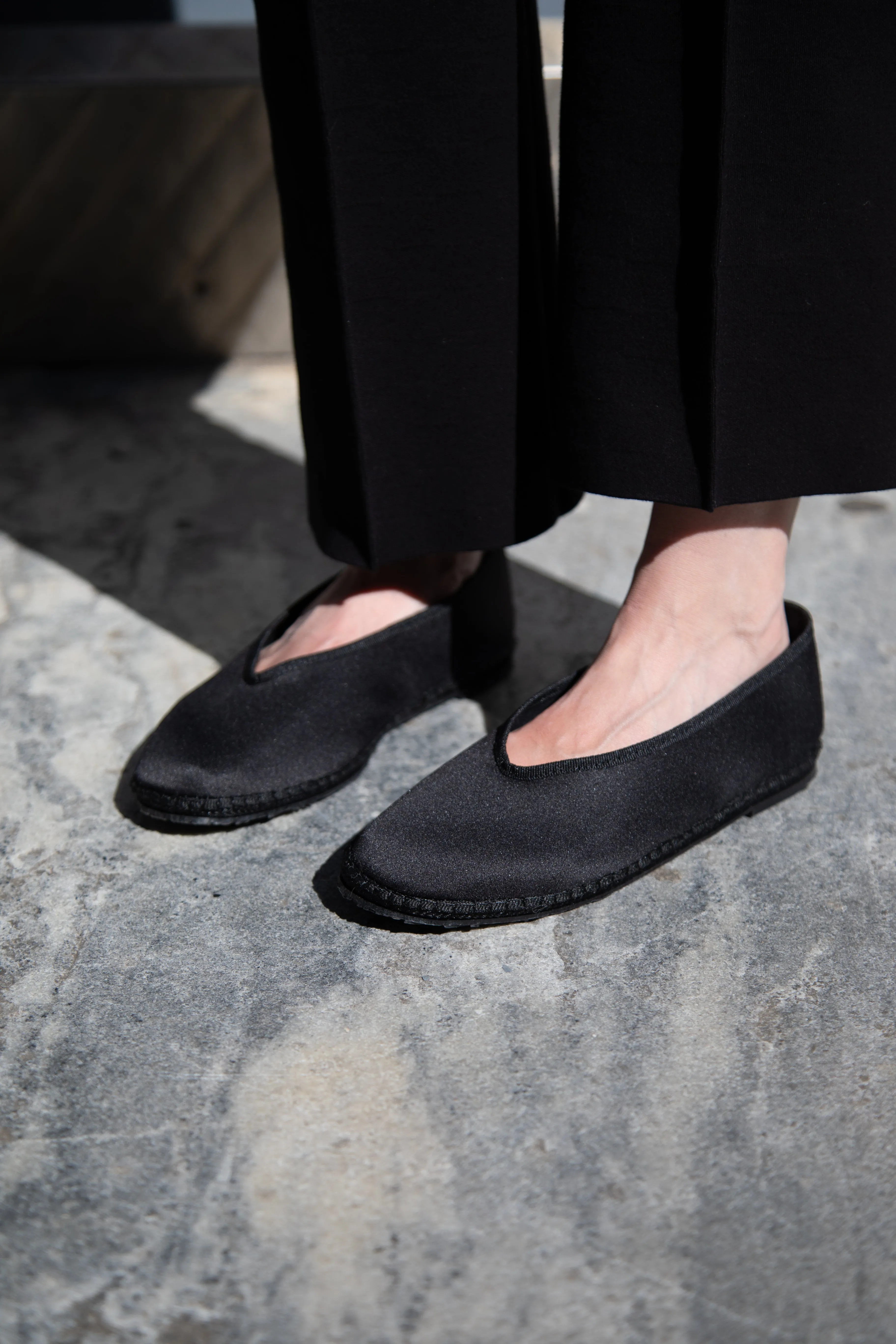 Drogheria Crivellini | Ballet Point Flats in Black Satin