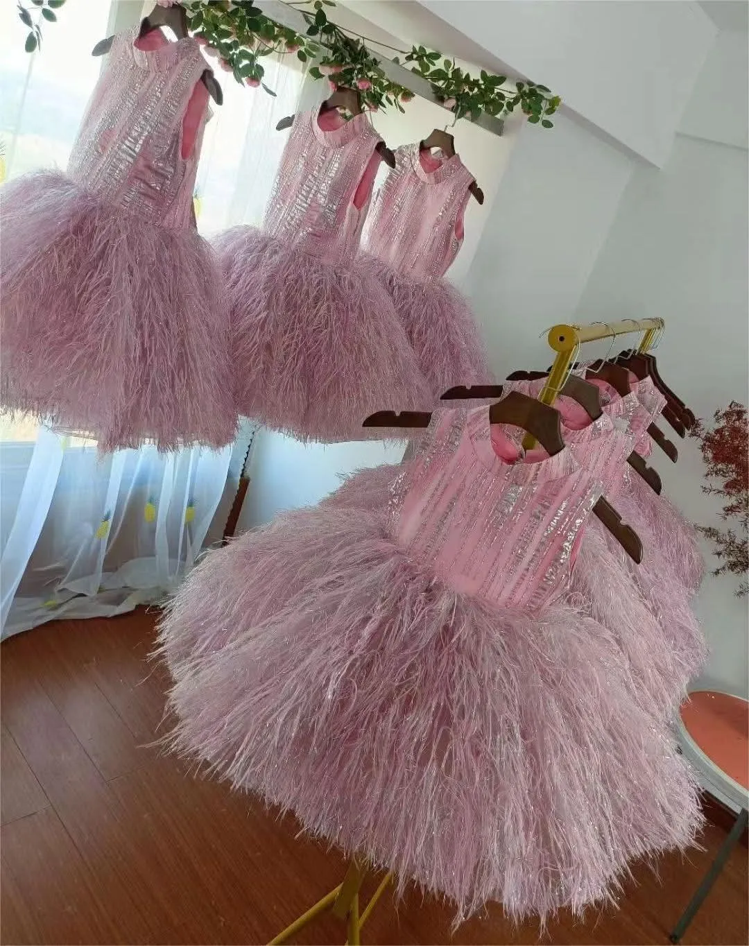 Elegant flower Dress Feather Baby Wedding party Princess dress Colors can be customized