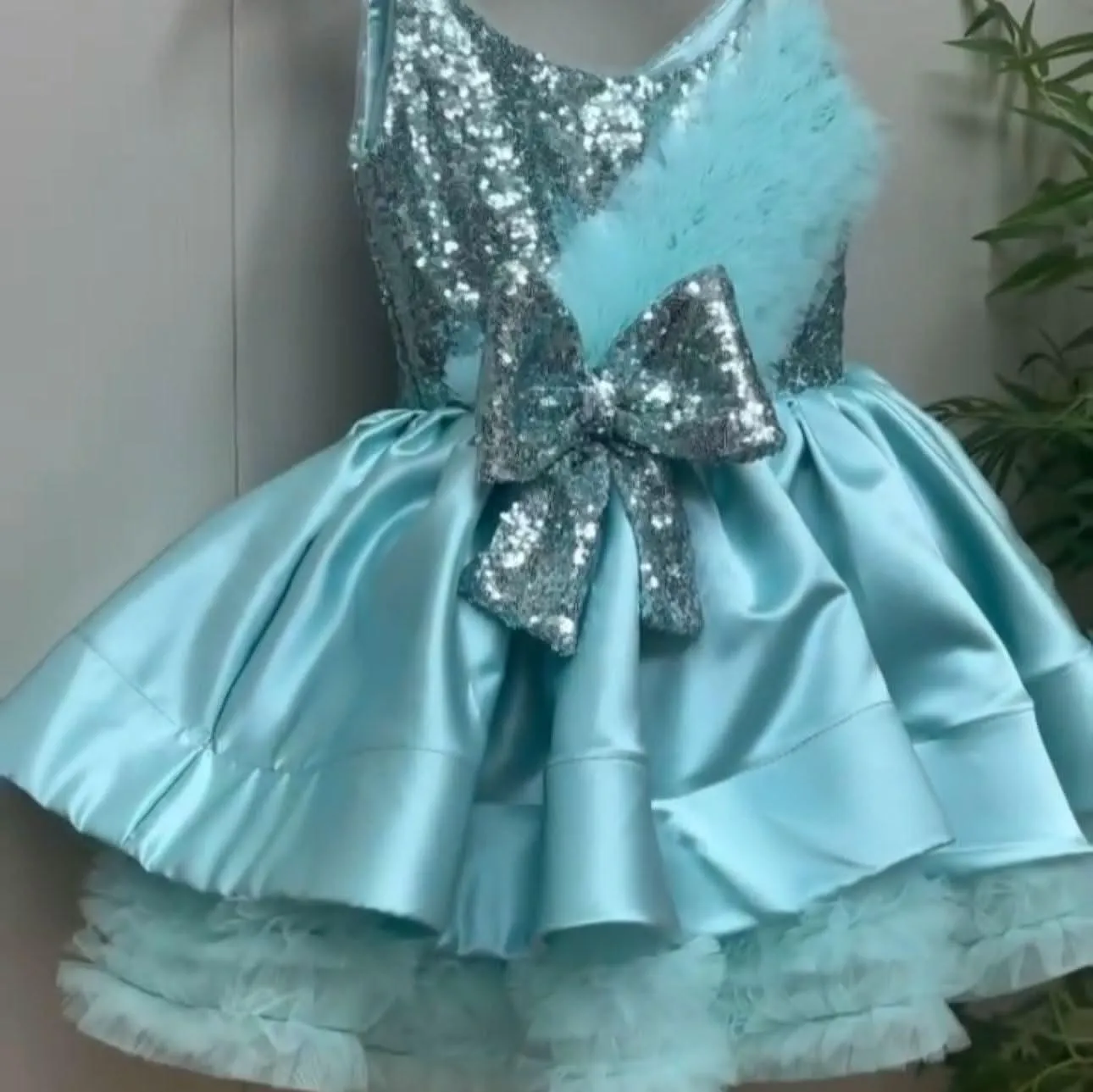 Elegant flower Dress Feather Baby Wedding party Princess dress Colors can be customized