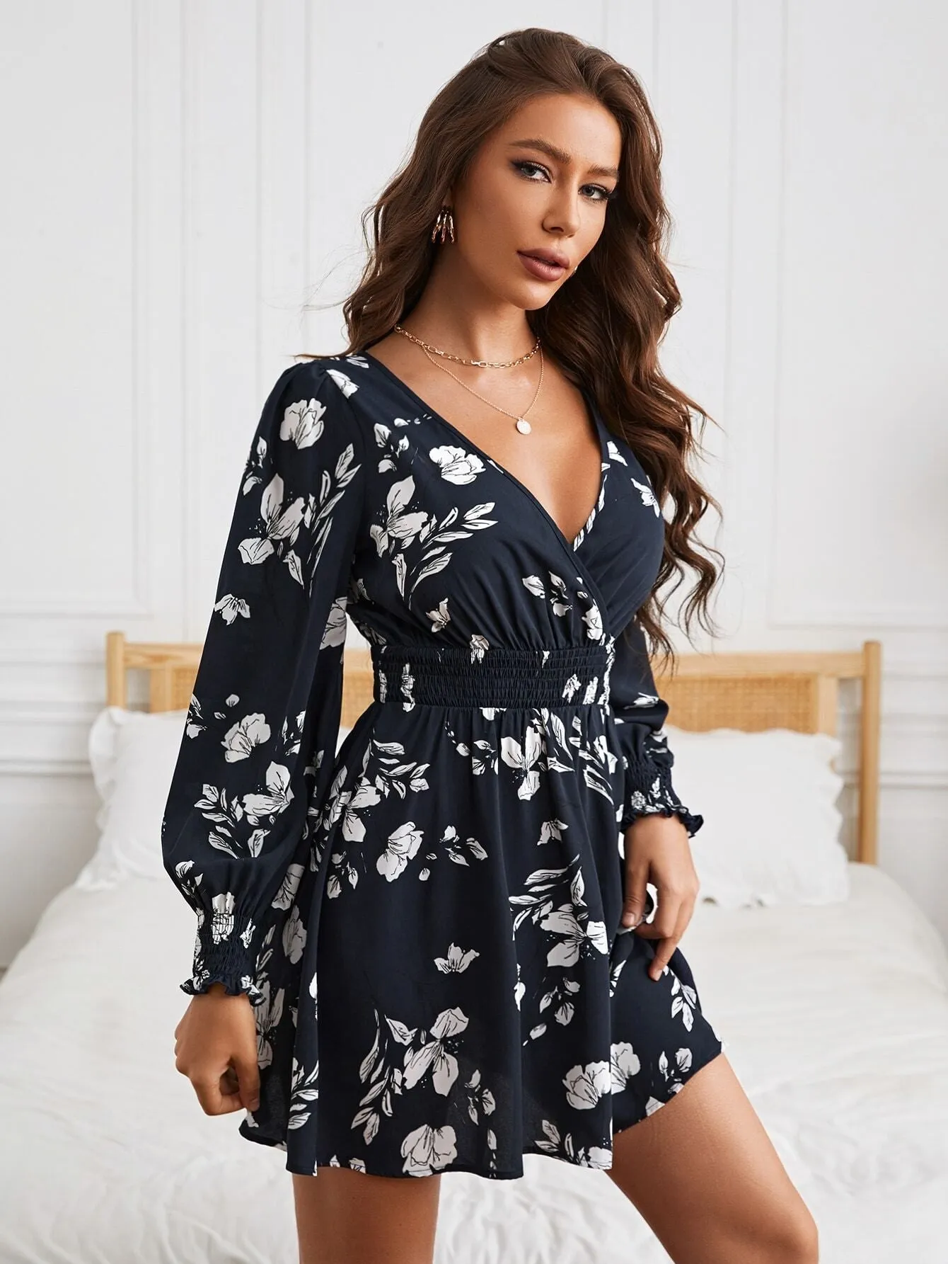 Elegant V-Neck Floral Print Lantern Sleeve Dress with Chic Style