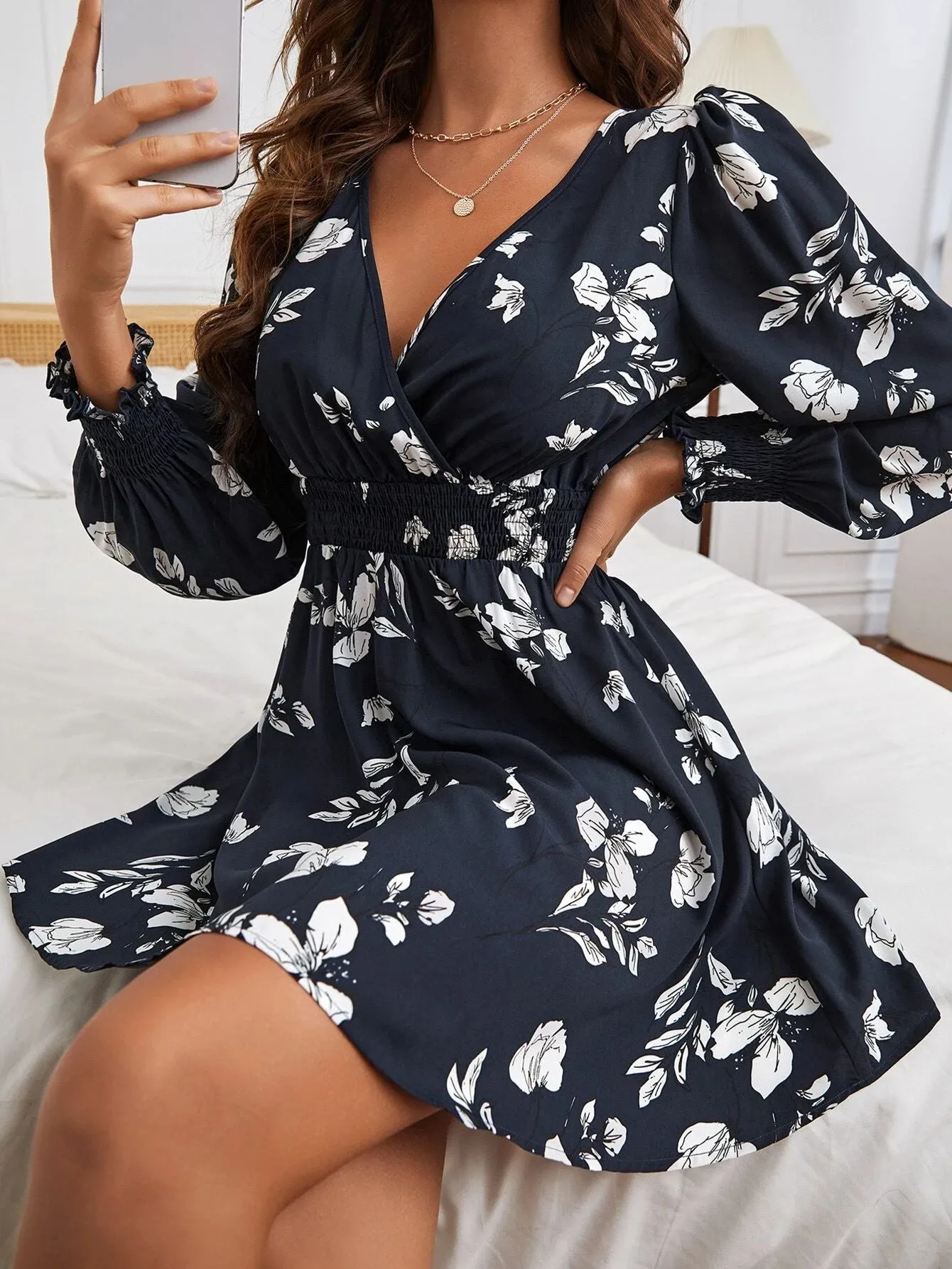 Elegant V-Neck Floral Print Lantern Sleeve Dress with Chic Style