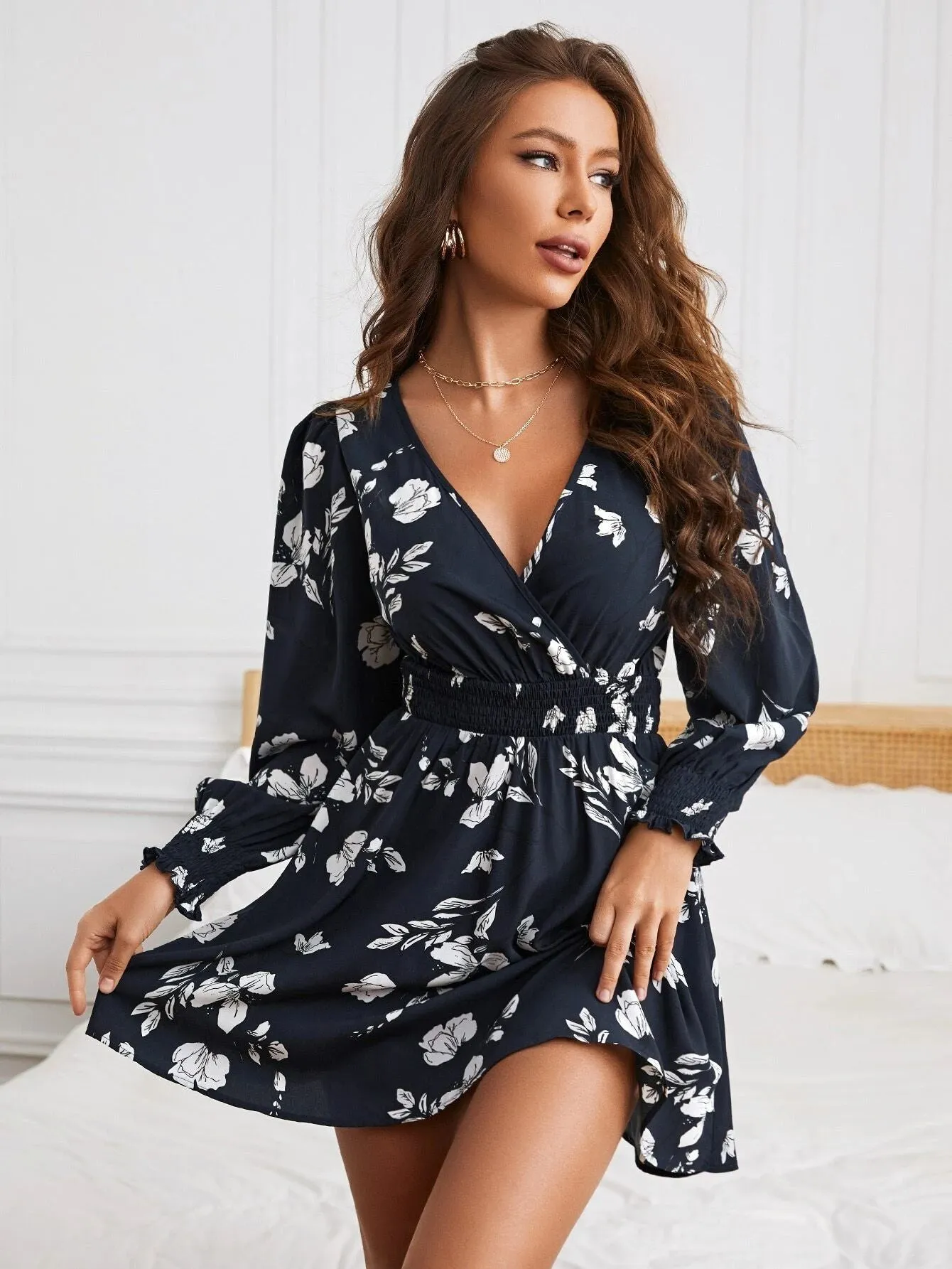 Elegant V-Neck Floral Print Lantern Sleeve Dress with Chic Style