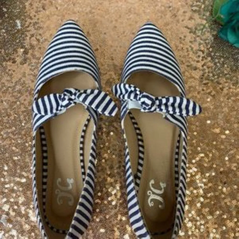 Journee Collection Women's Martina Flats