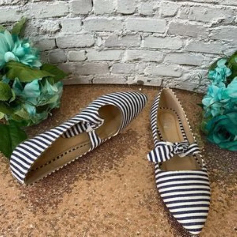 Journee Collection Women's Martina Flats
