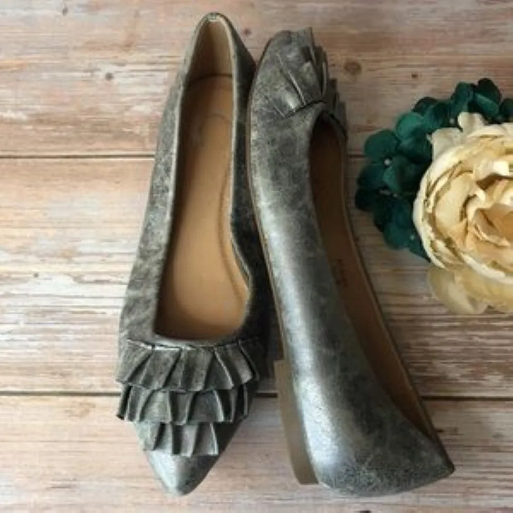 JOURNEE Judy Pewter Faux Leather Ruffled Flats 7M