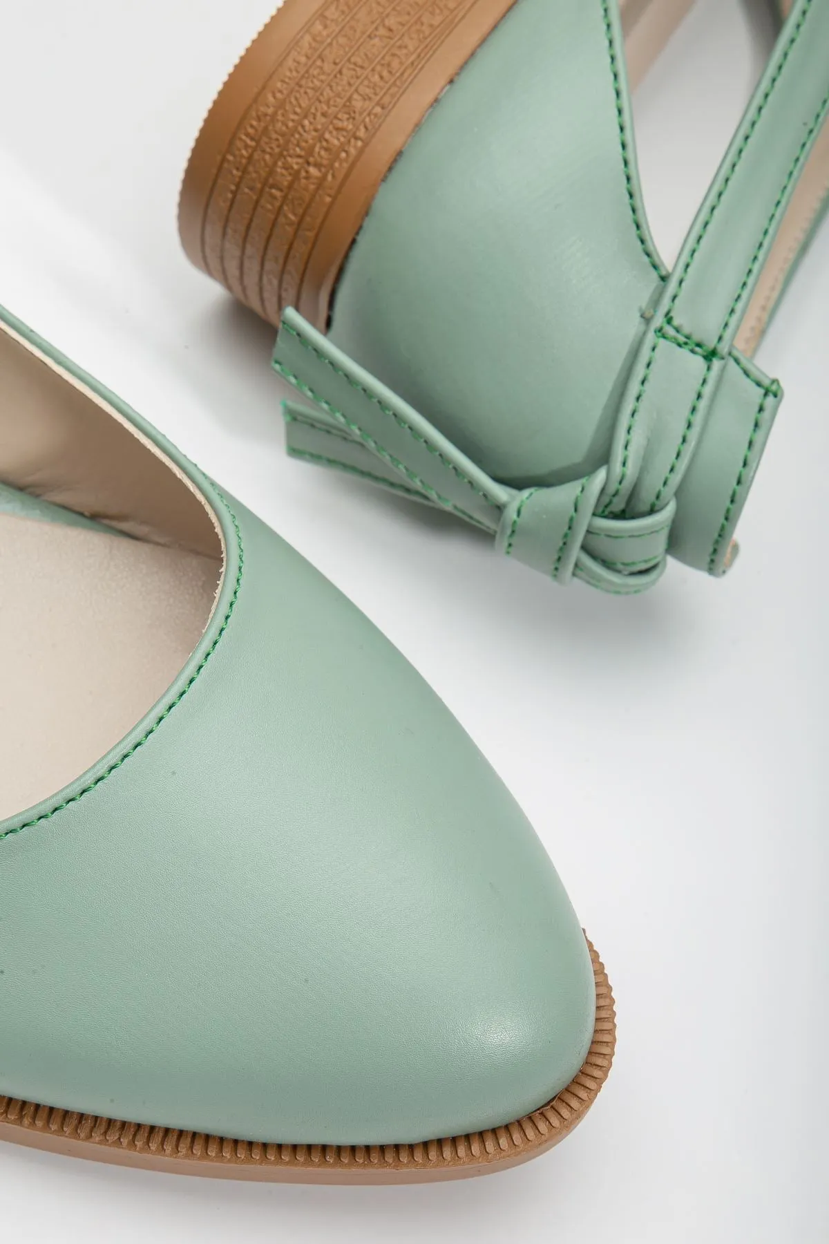<tc>Chaussures Volpen en cuir à petit talon, couleur menthe</tc>