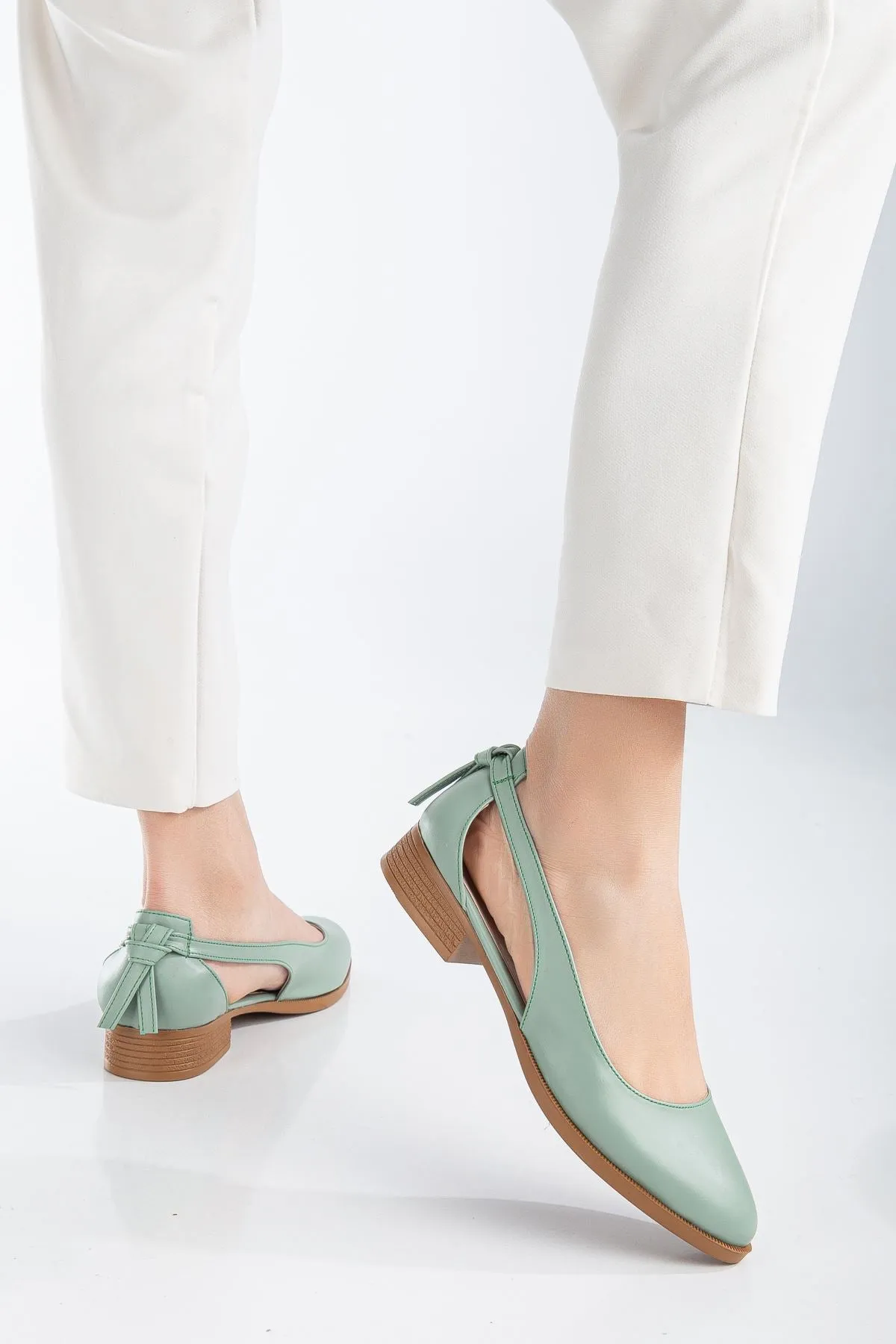 <tc>Chaussures Volpen en cuir à petit talon, couleur menthe</tc>