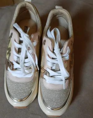 Michael Kors big girl sport sneaker, size 4