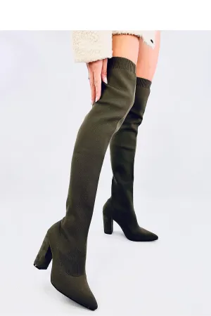 Musketeer boots