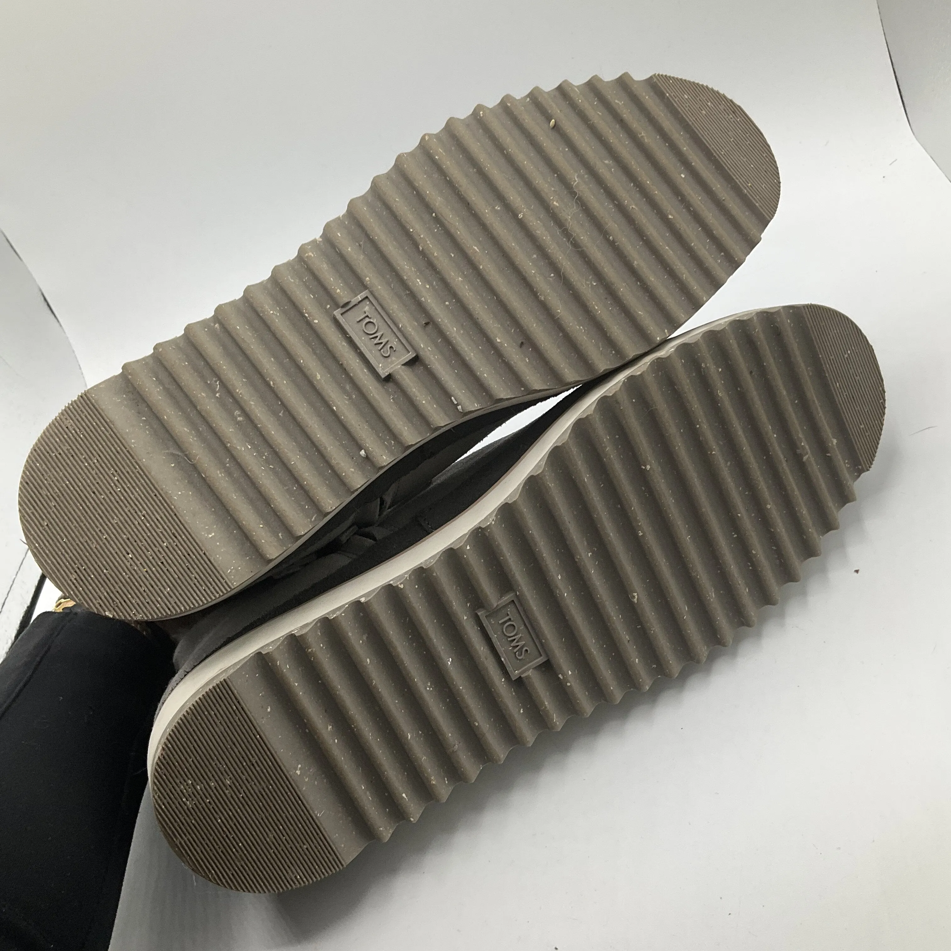 Shoes Flats By Toms  Size: 9.5