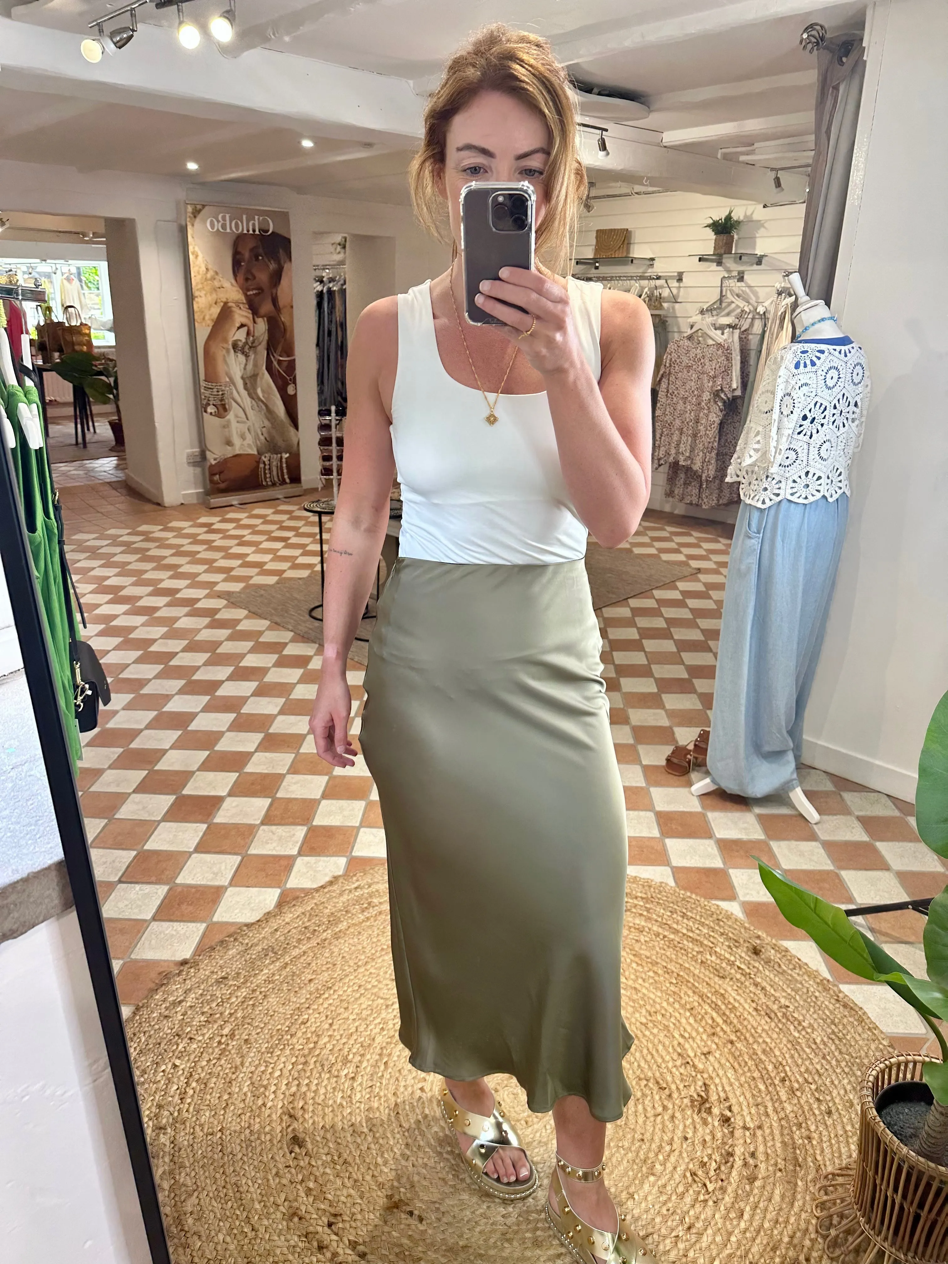 Sleek Midi Skirt - Khaki