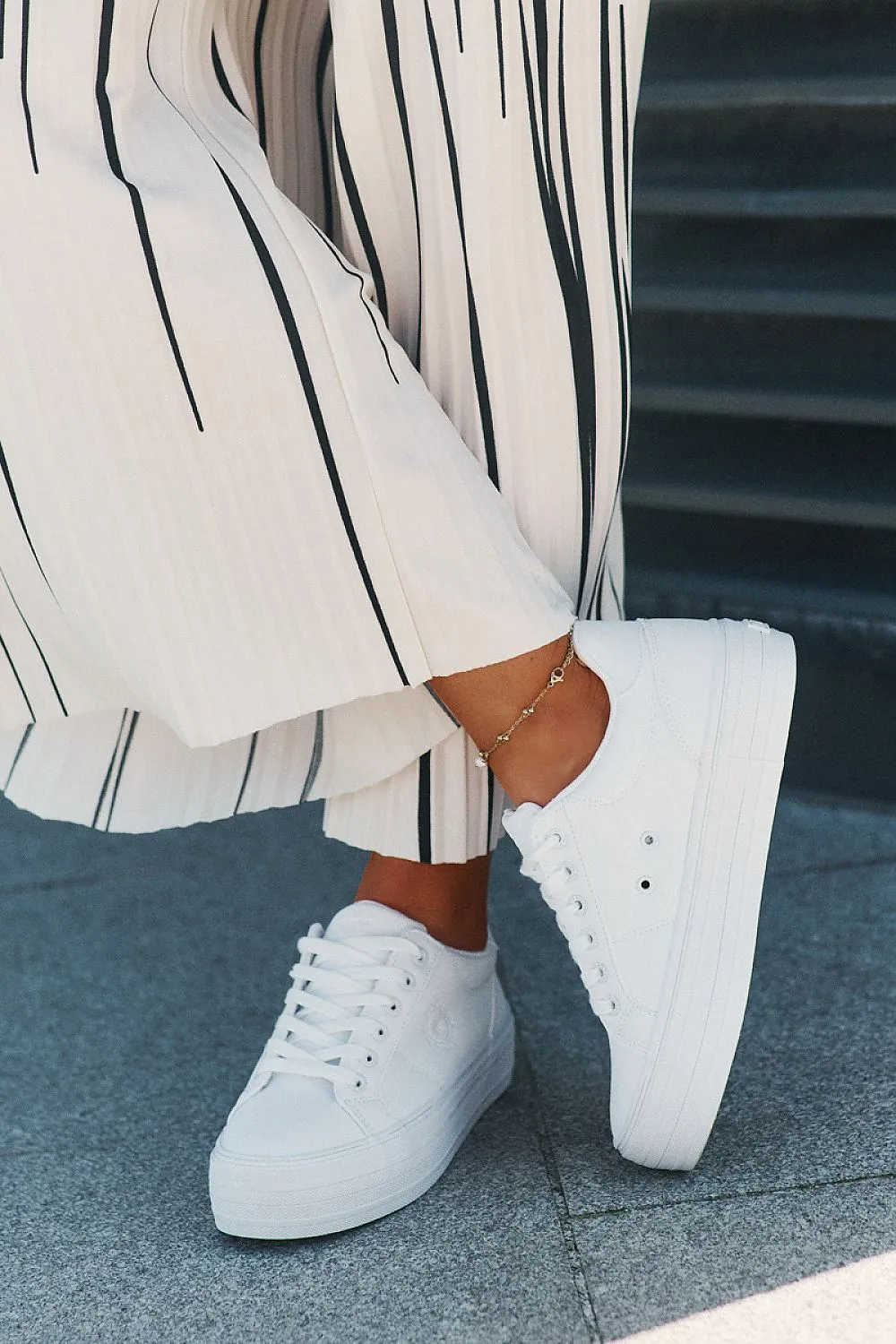Sneakers Step in style