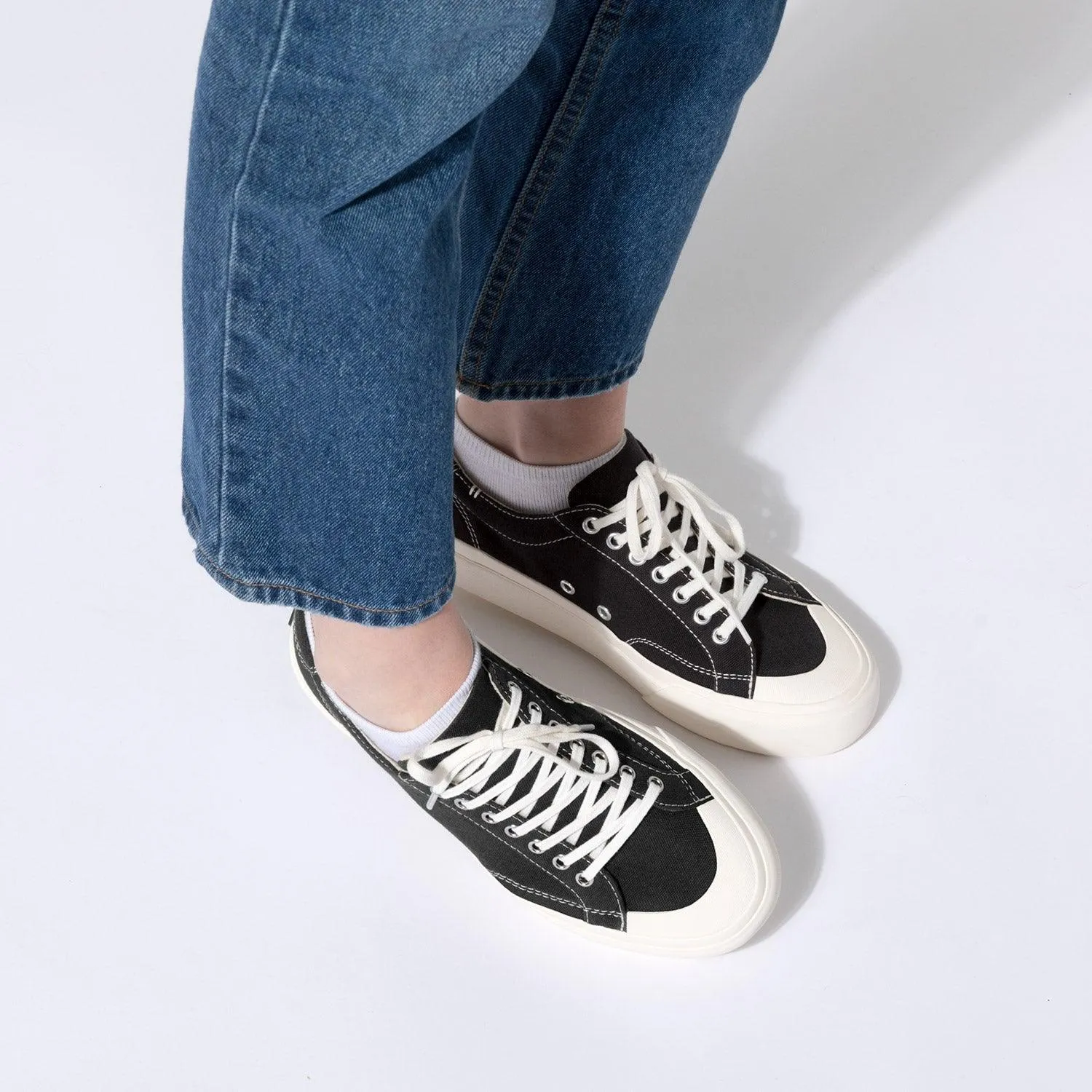 Vier Black/White